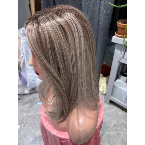 Belle tress “Fontaine” LUX synth wig in color British Milk-tea handtied cap New main image 7